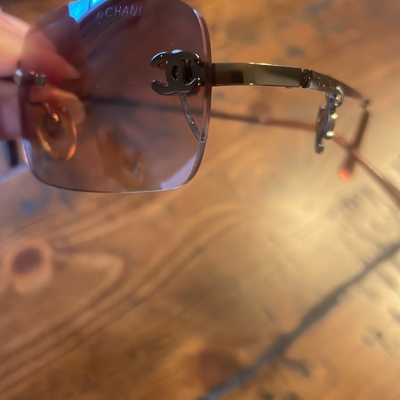 Chanel vintage sunglasses. - Picture 5 of 14